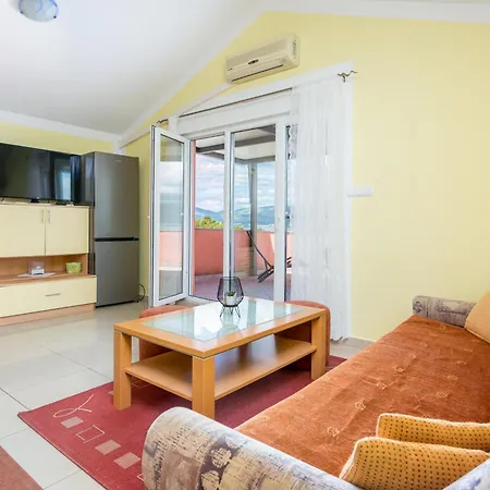 Apartment By The Sea Slatine, Ciovo - 11126 *